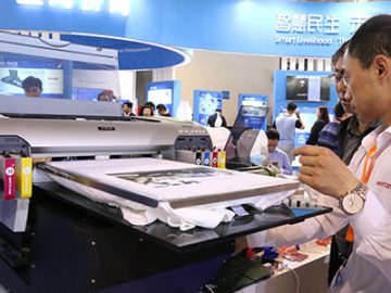 T-shirt printing complete